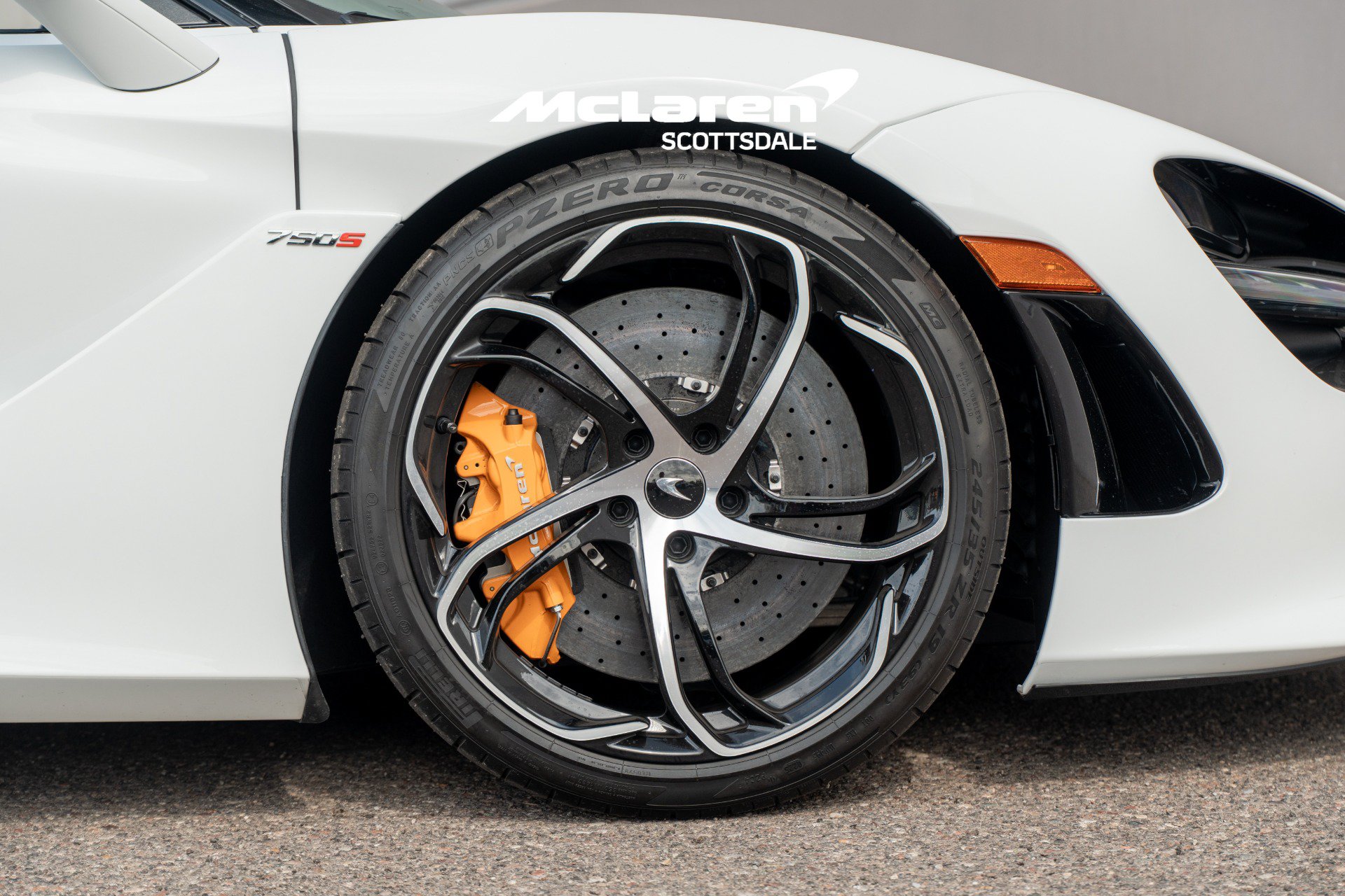 Used 2026 McLaren 750S Spider RWD image 31