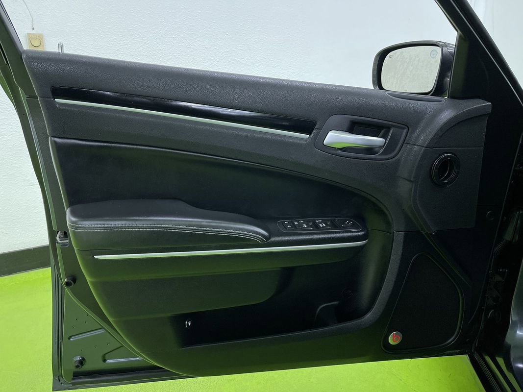 Used 2017 Chrysler 300 S image 17