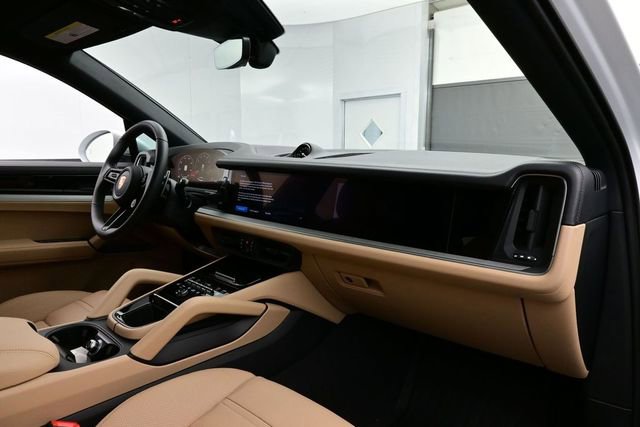 Certified 2026 Porsche Cayenne Coupe AWD/4WD image 18