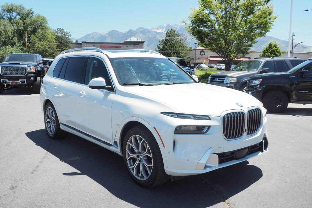 Used 2026 BMW X7 xDrive40i AWD/4WD image 3