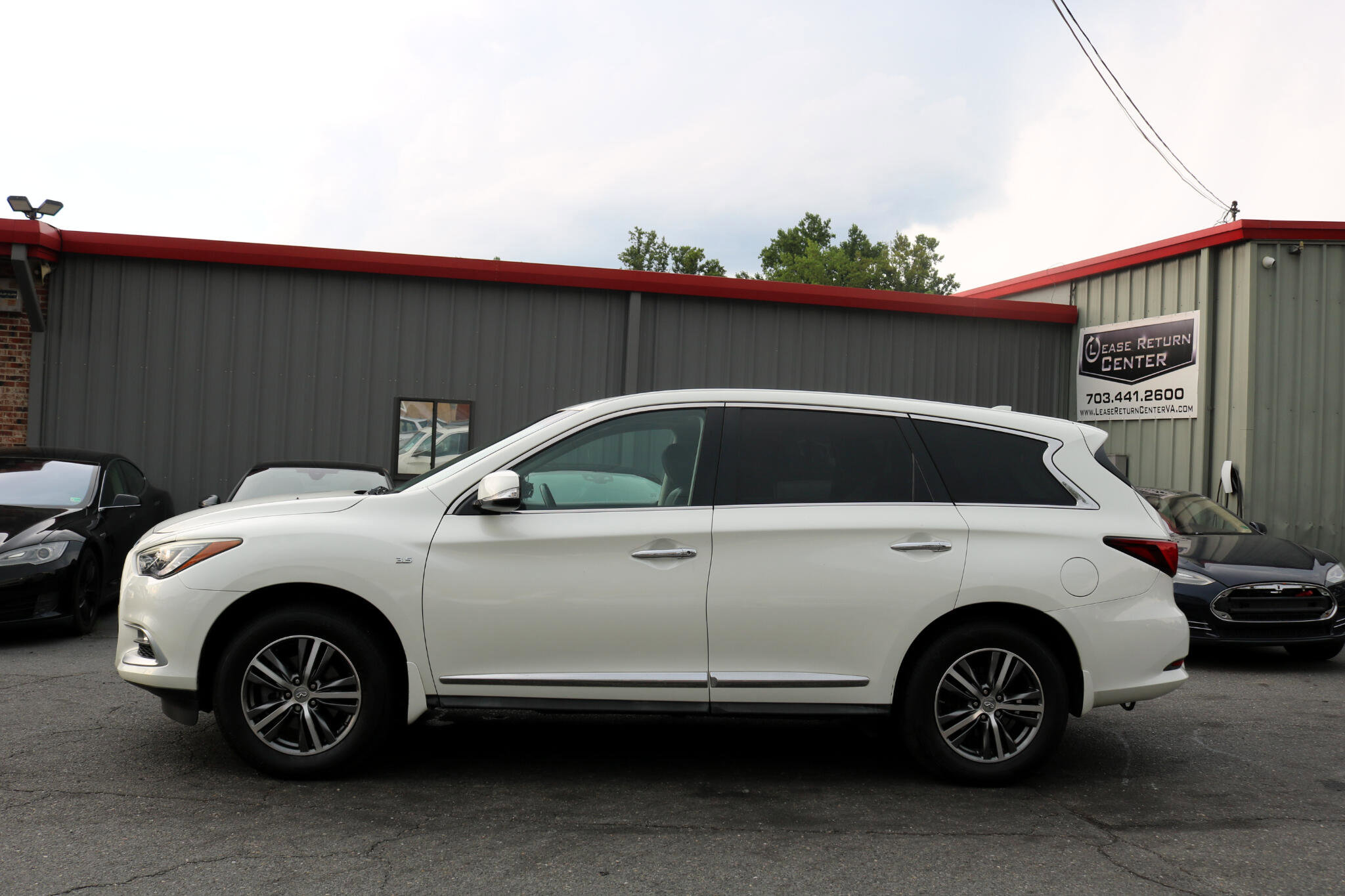 Used 2016 INFINITI QX60 Luxe image 4