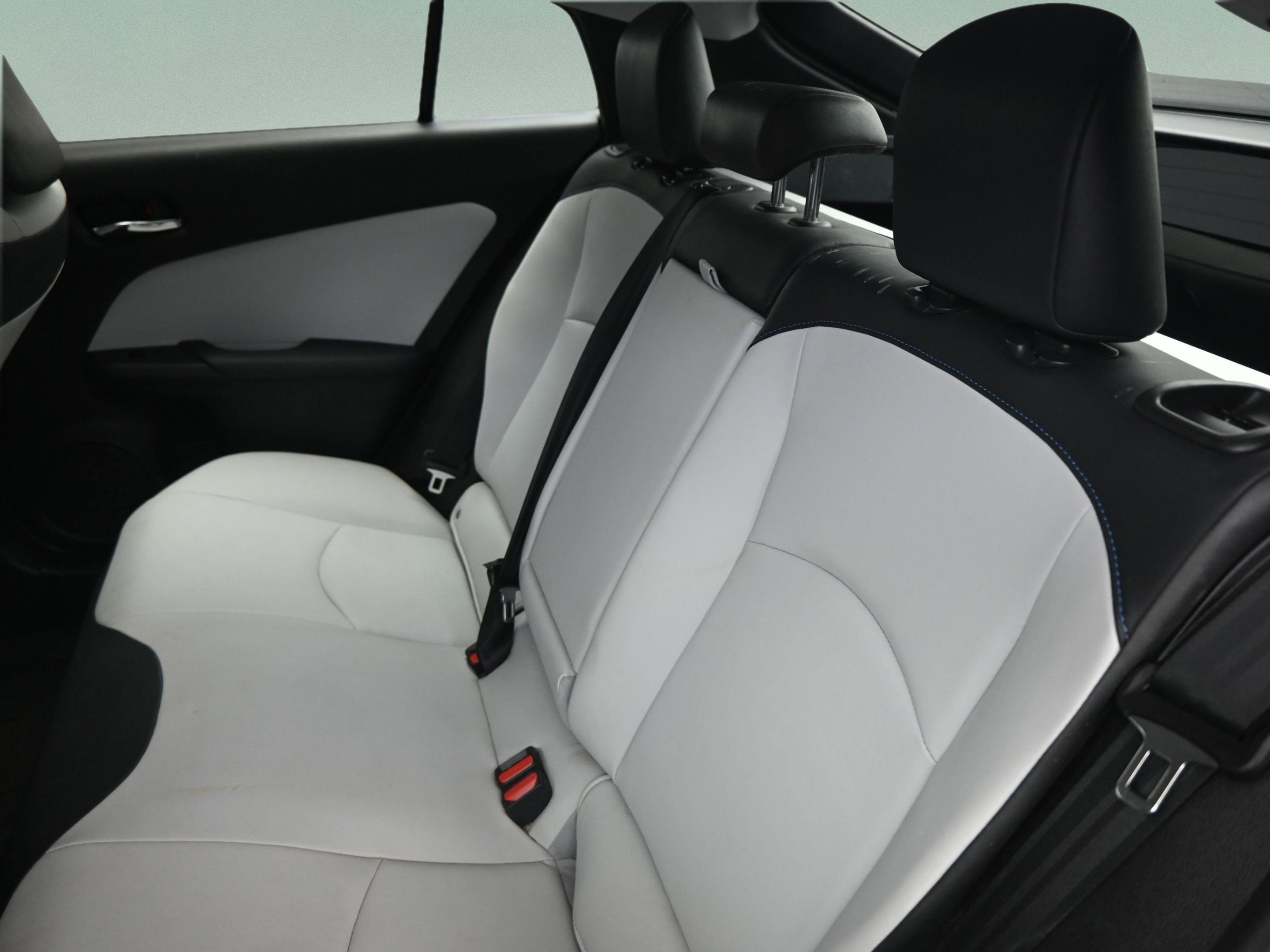 Used 2019 Toyota Prius Limited FWD image 31