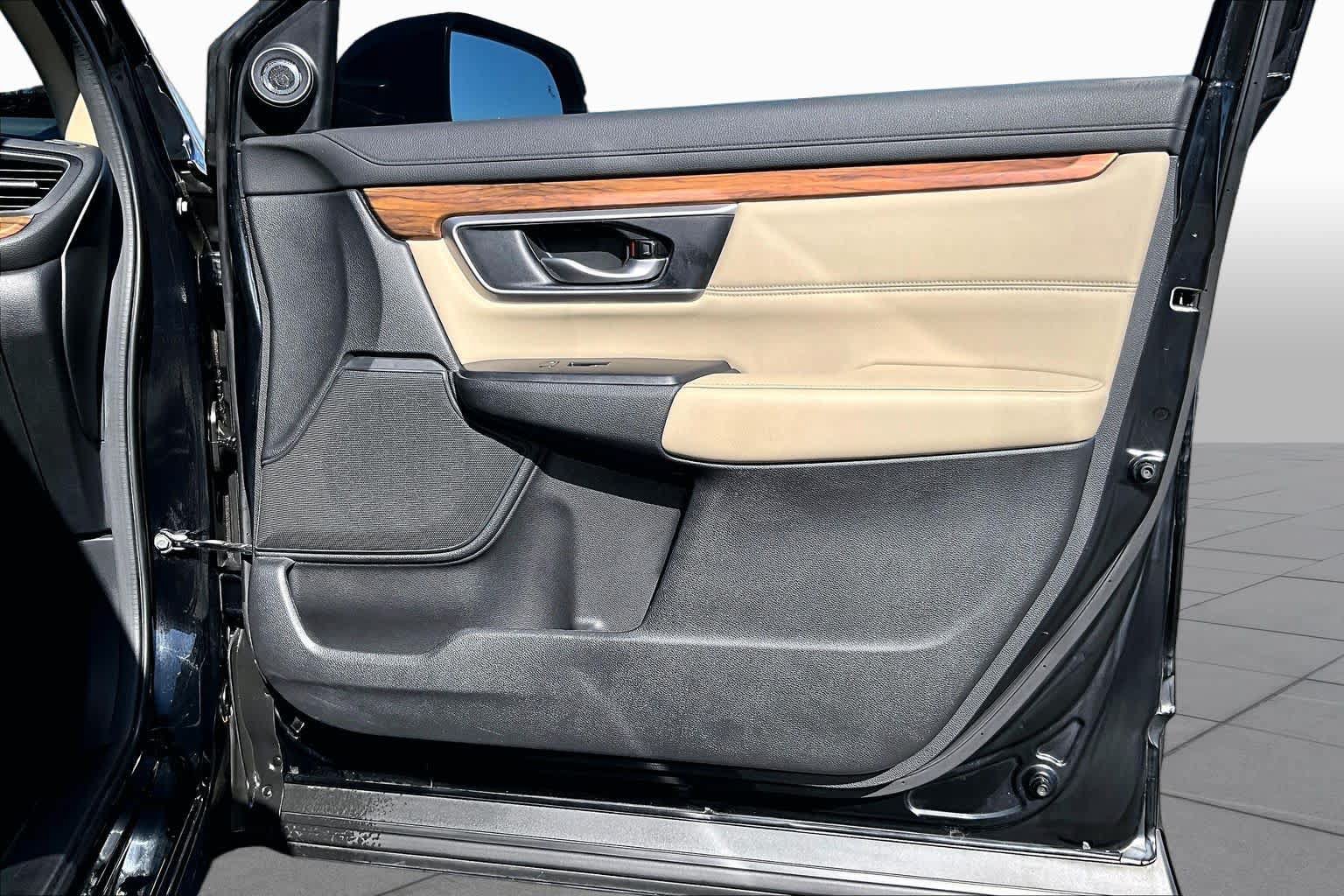 Used 2018 Honda CR-V Touring image 21