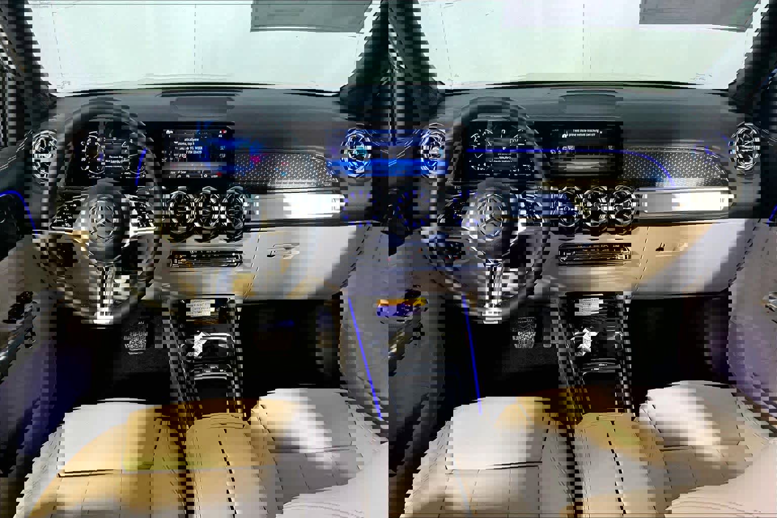 New 2026 Mercedes-Benz GLB 250 4MATIC image 7