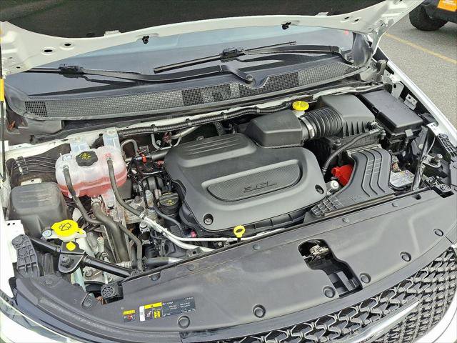 Certified 2024 Chrysler Pacifica Touring-L image 27