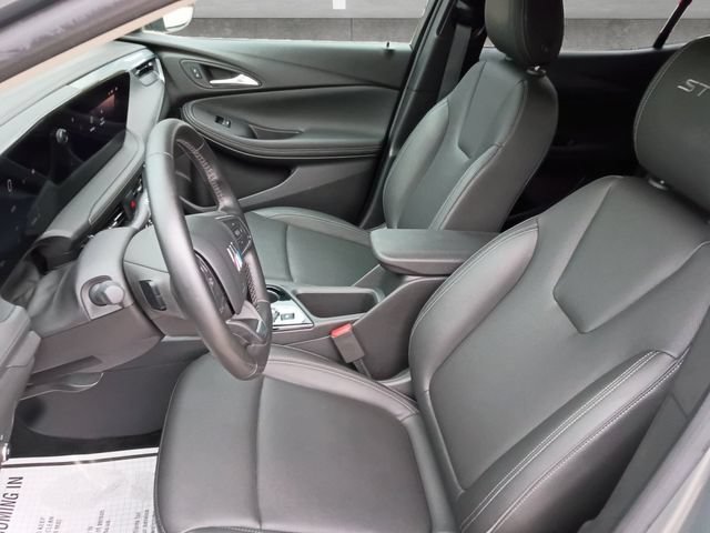 Used 2024 Buick Encore GX Sport Touring FWD image 19