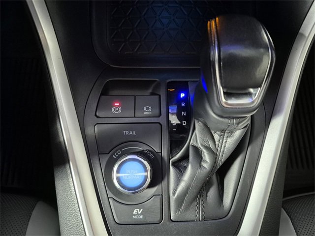 Used 2023 Toyota RAV4 Limited image 27