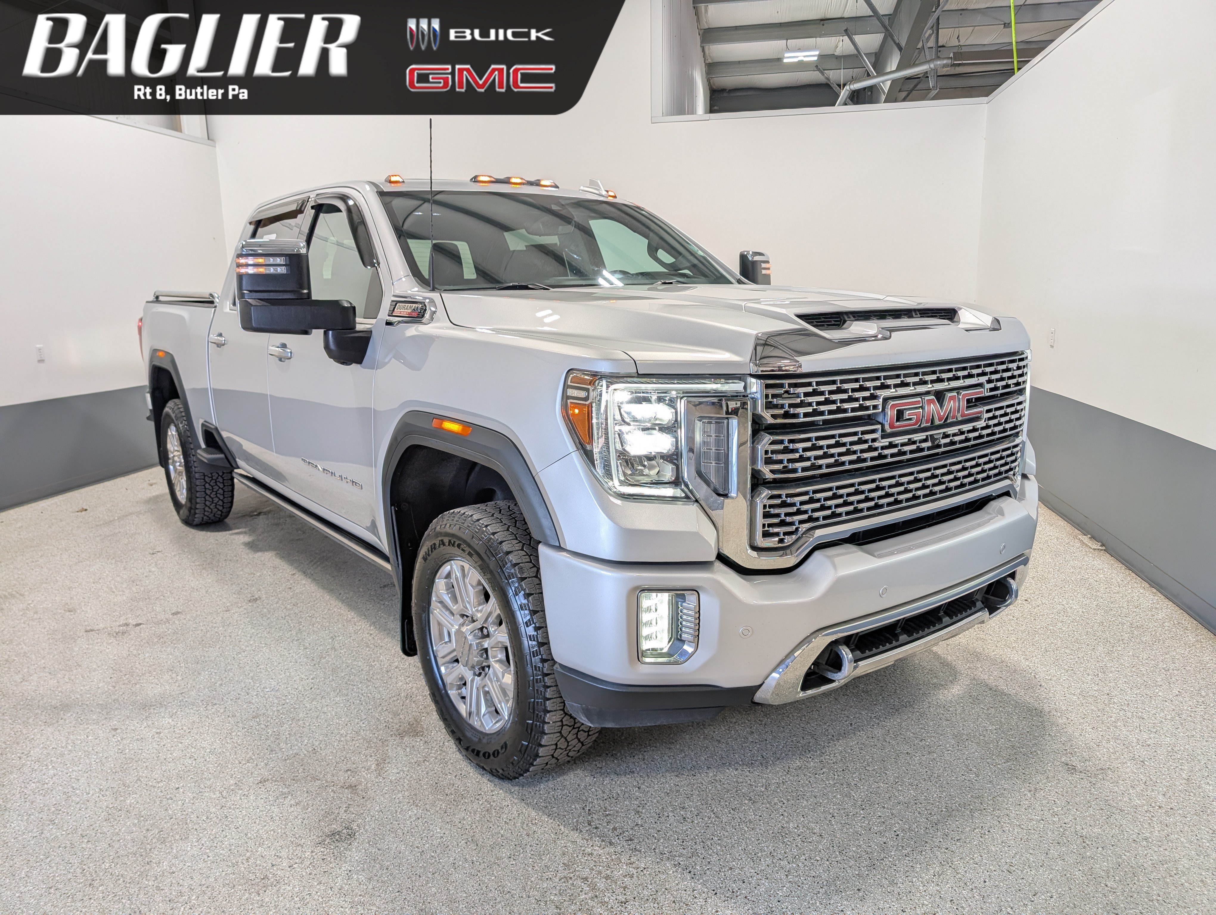 Used 2023 GMC Sierra 2500 Denali w/ Technology Package AWD/4WD image 1