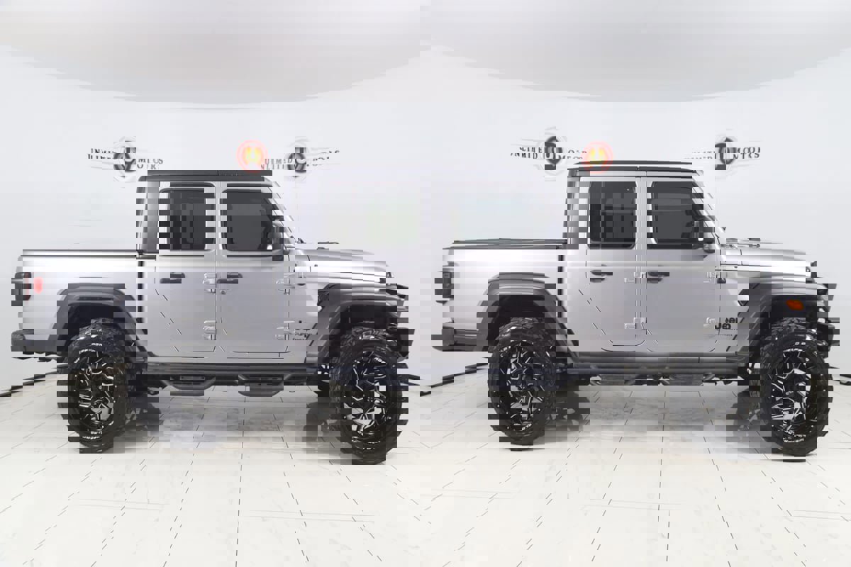 Used 2020 Jeep Gladiator Sport w/ Quick Order Package 24S image 2