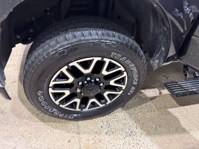 Used 2025 RAM 2500 Limited AWD/4WD image 32