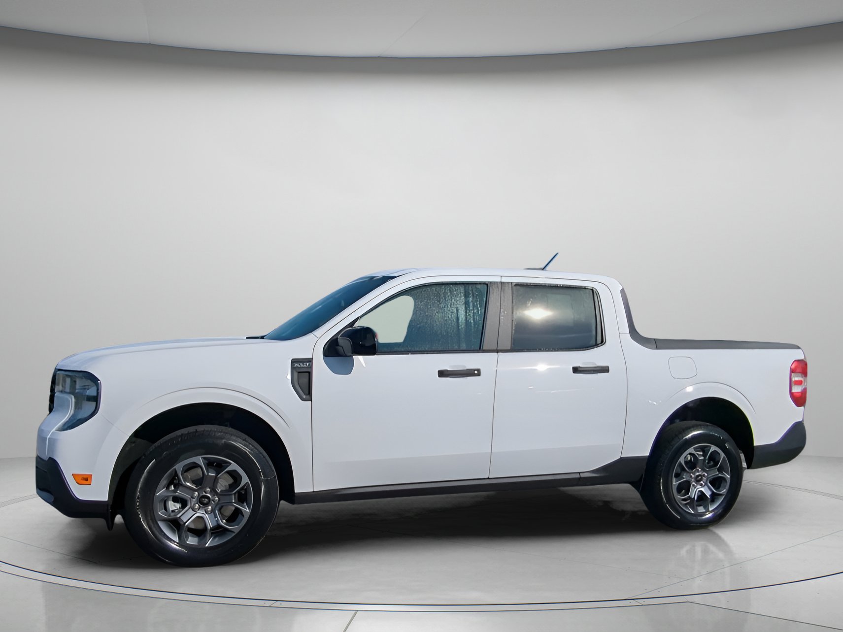 New 2026 Ford Maverick XLT w/ XLT Luxury Package FWD image 11