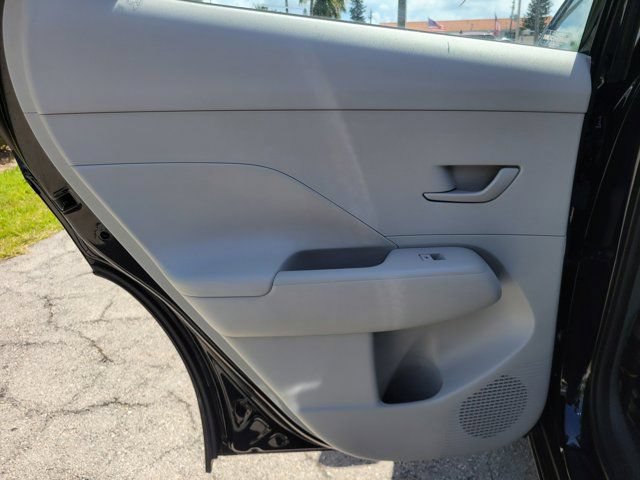 Used 2026 Hyundai Kona SE FWD image 9