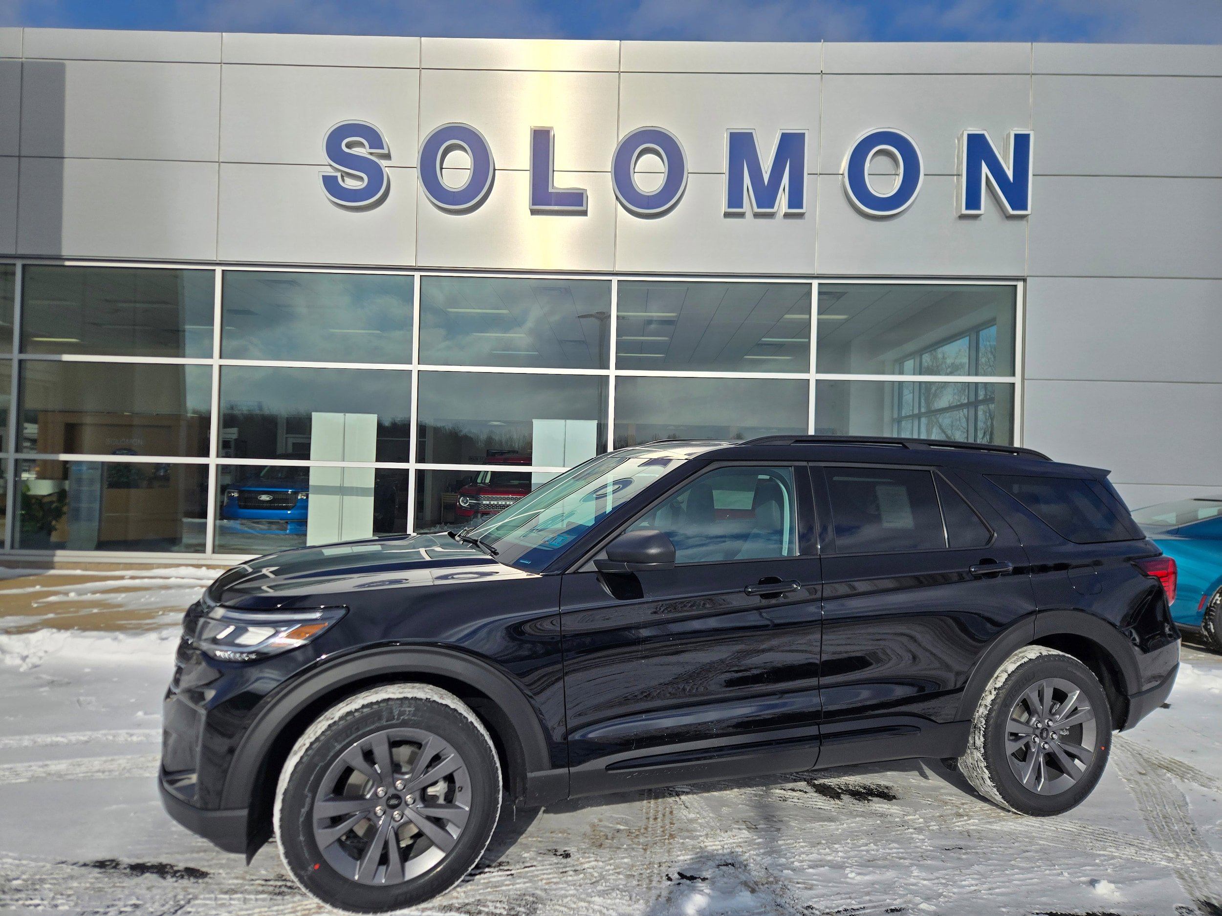 New 2026 Ford Explorer Active w/ Active Comfort Package AWD/4WD image 1