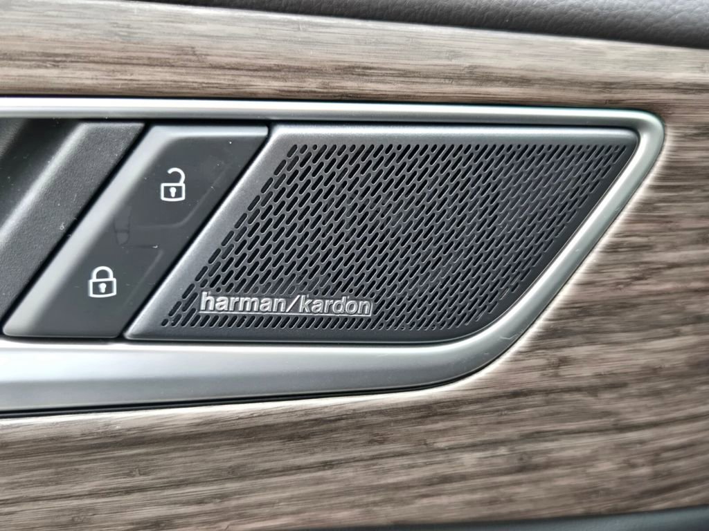 Used 2024 Volkswagen Atlas SEL Premium R-Line image 29