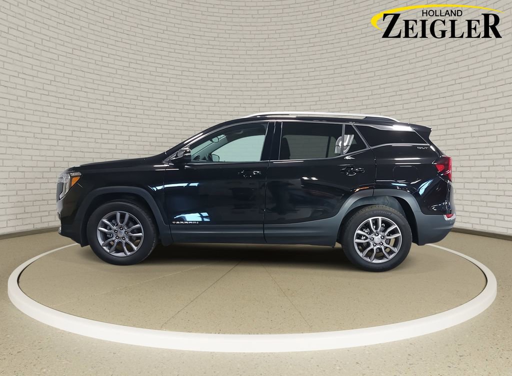 Used 2024 GMC Terrain SLT w/ Infotainment Package II image 8