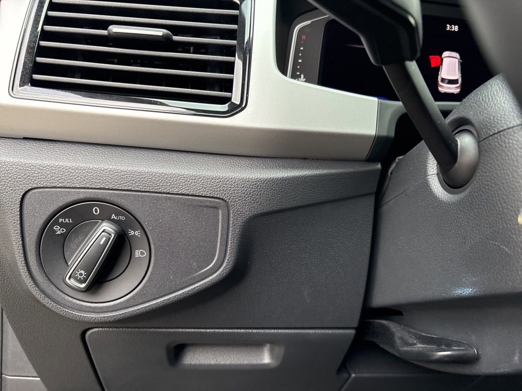 Used 2022 Volkswagen Atlas Cross Sport SEL image 16