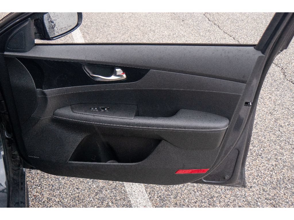 Used 2023 Kia Forte GT-Line w/ GT-Line Premium Package FWD image 17