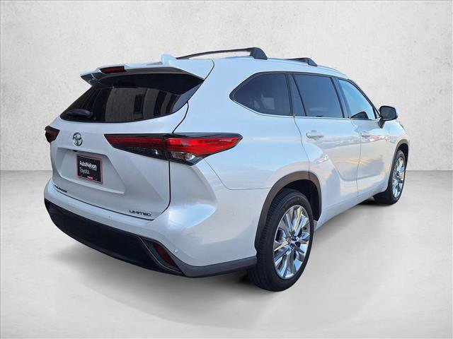 Used 2023 Toyota Highlander Limited image 5