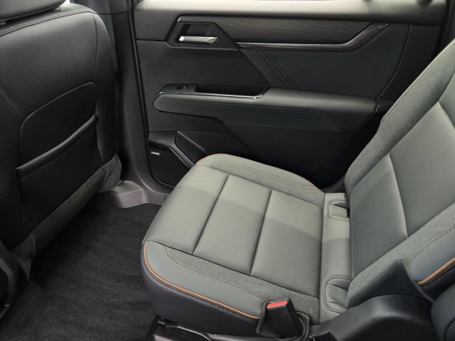 Used 2025 GMC Acadia AT4 AWD/4WD image 16