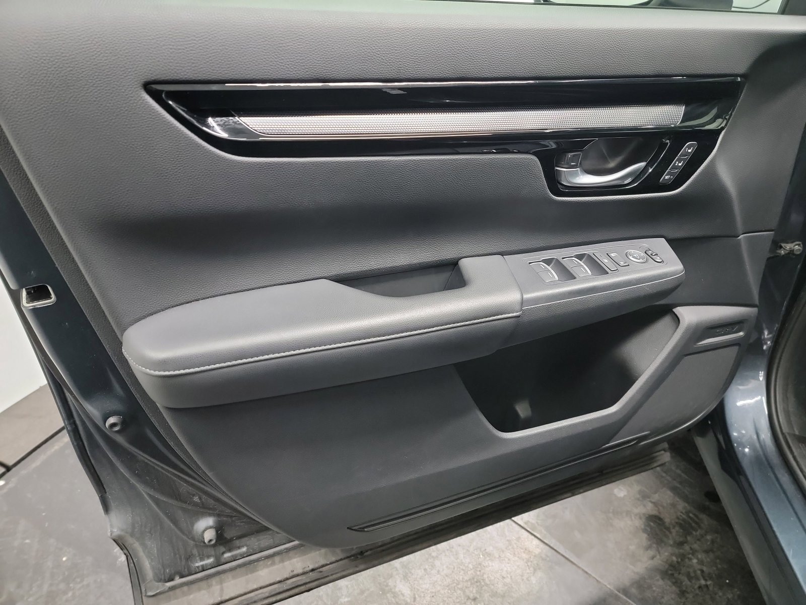 Used 2023 Honda CR-V EX-L image 13