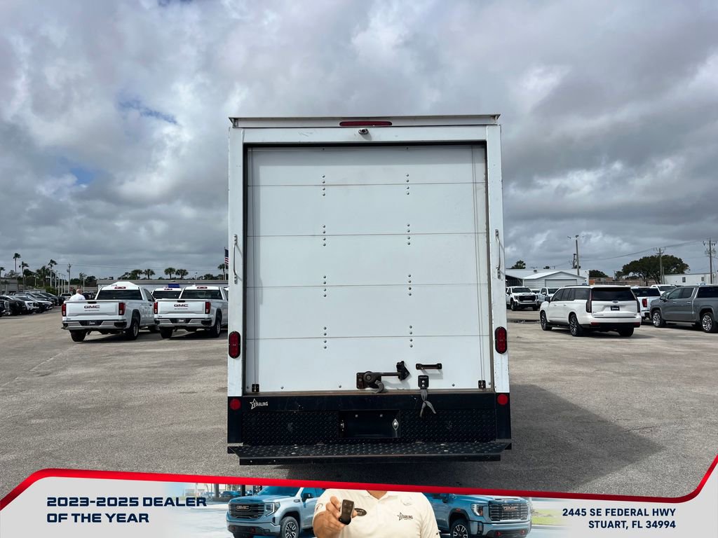 Used 2022 Ford E-350 and Econoline 350 Super Duty w/ Power Windows & Locks Group image 6