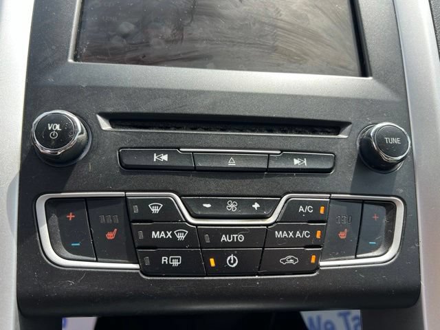 Used 2016 Ford Fusion SE FWD image 18