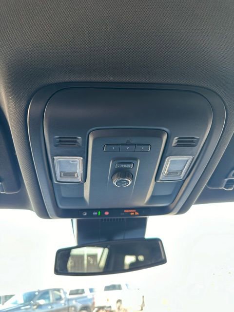 Used 2024 GMC Yukon XL SLT image 53