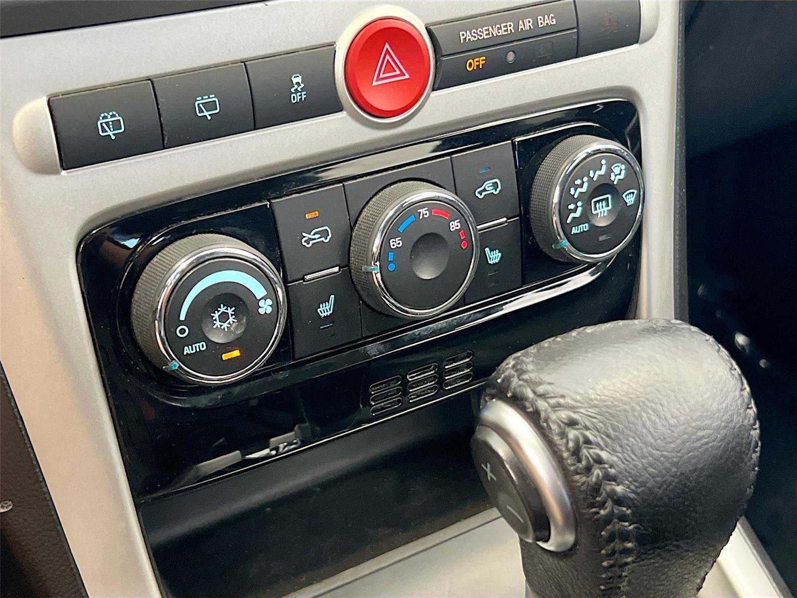 Used 2014 Chevrolet Captiva Sport LT w/ Convenience Package FWD image 9