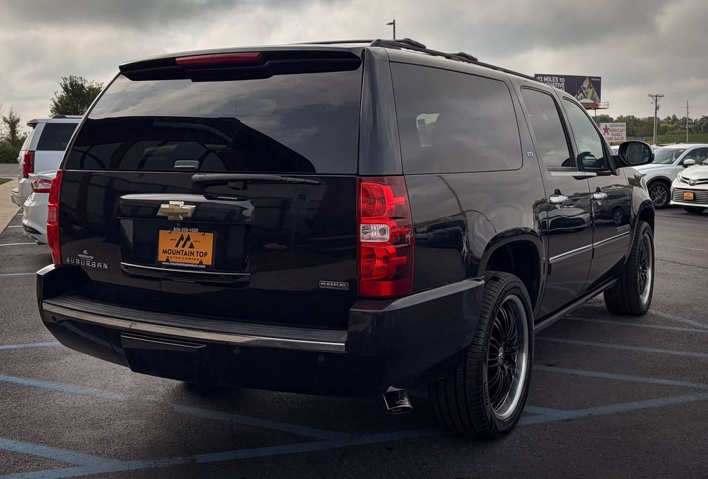 Used 2011 Chevrolet Suburban LTZ AWD/4WD image 32