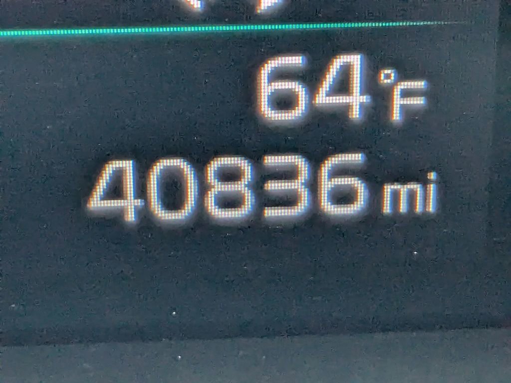 Used 2024 Kia Telluride EX w/ EX Captain's Chair Package image 38