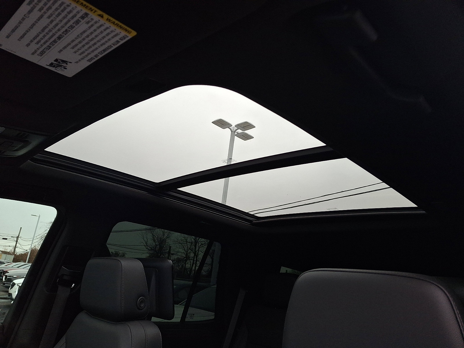 Used 2021 Chevrolet Tahoe LT w/ Luxury Package image 17