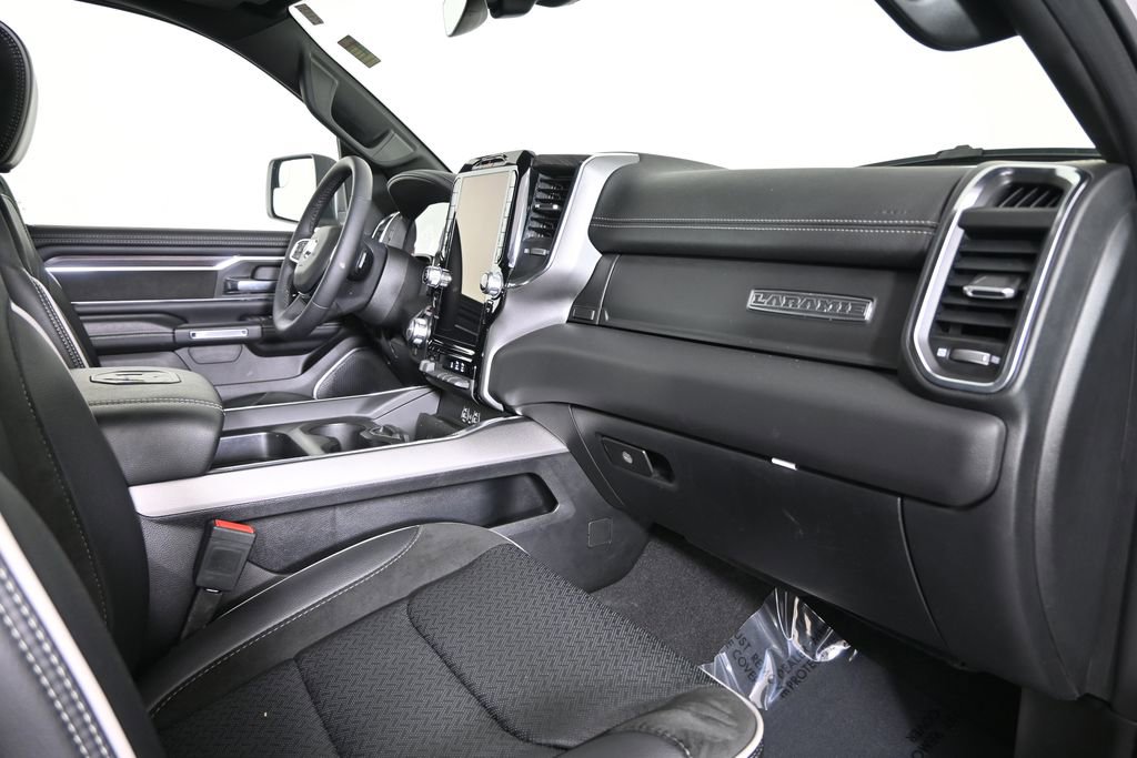 Used 2025 RAM 1500 Laramie AWD/4WD image 16