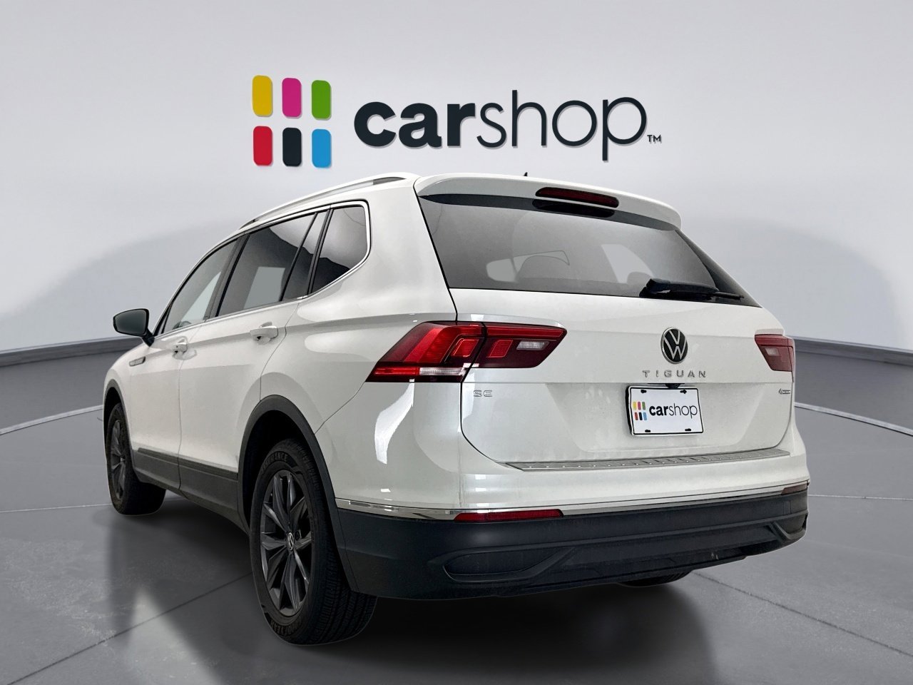 Used 2023 Volkswagen Tiguan SE image 3