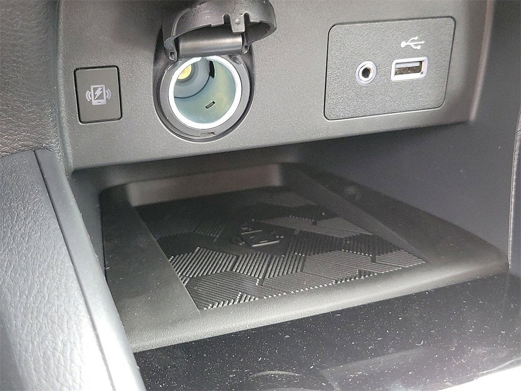 New 2025 Nissan Versa SV w/ Trunk Package image 8