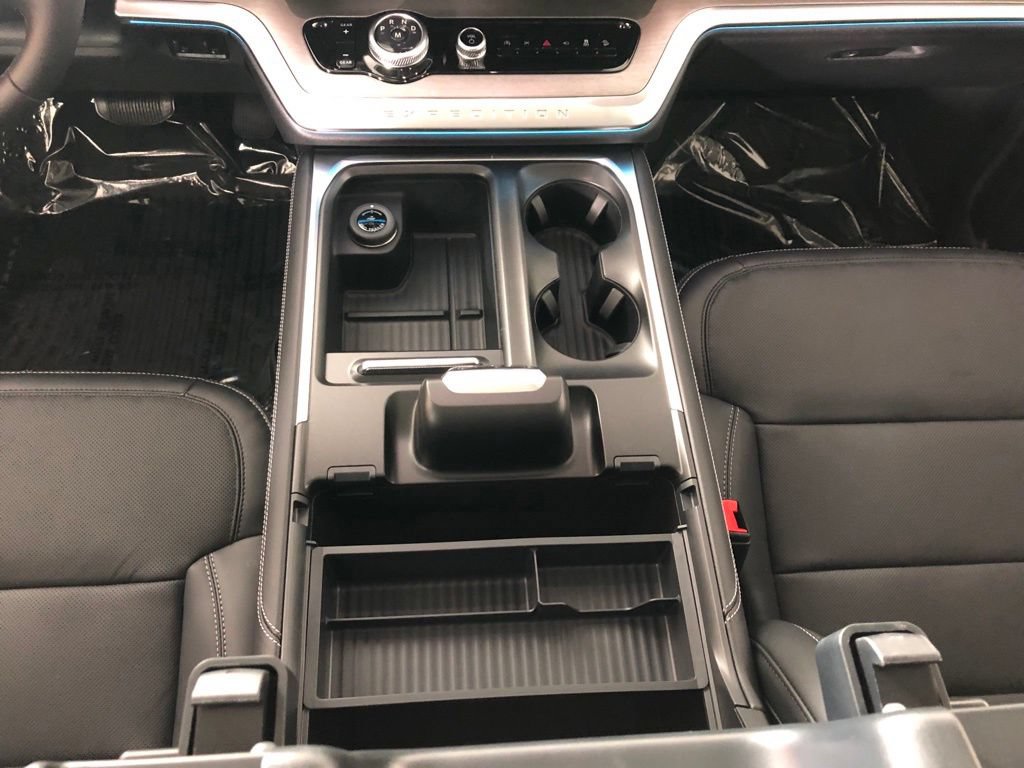 New 2026 Ford Expedition Platinum AWD/4WD image 8