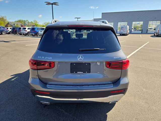 New 2026 Mercedes-Benz GLB 250 4MATIC image 4