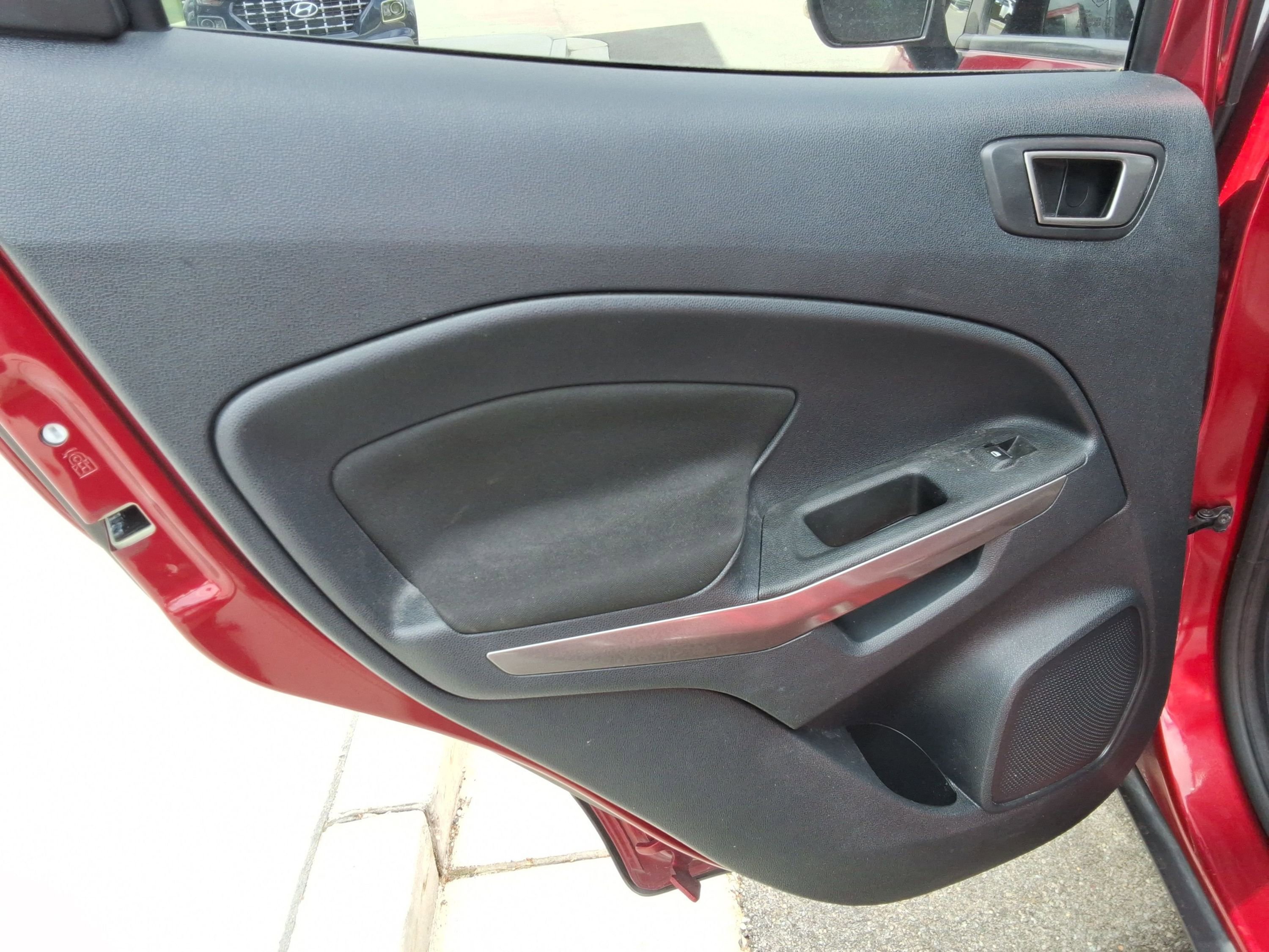 Used 2020 Ford EcoSport SE FWD image 23
