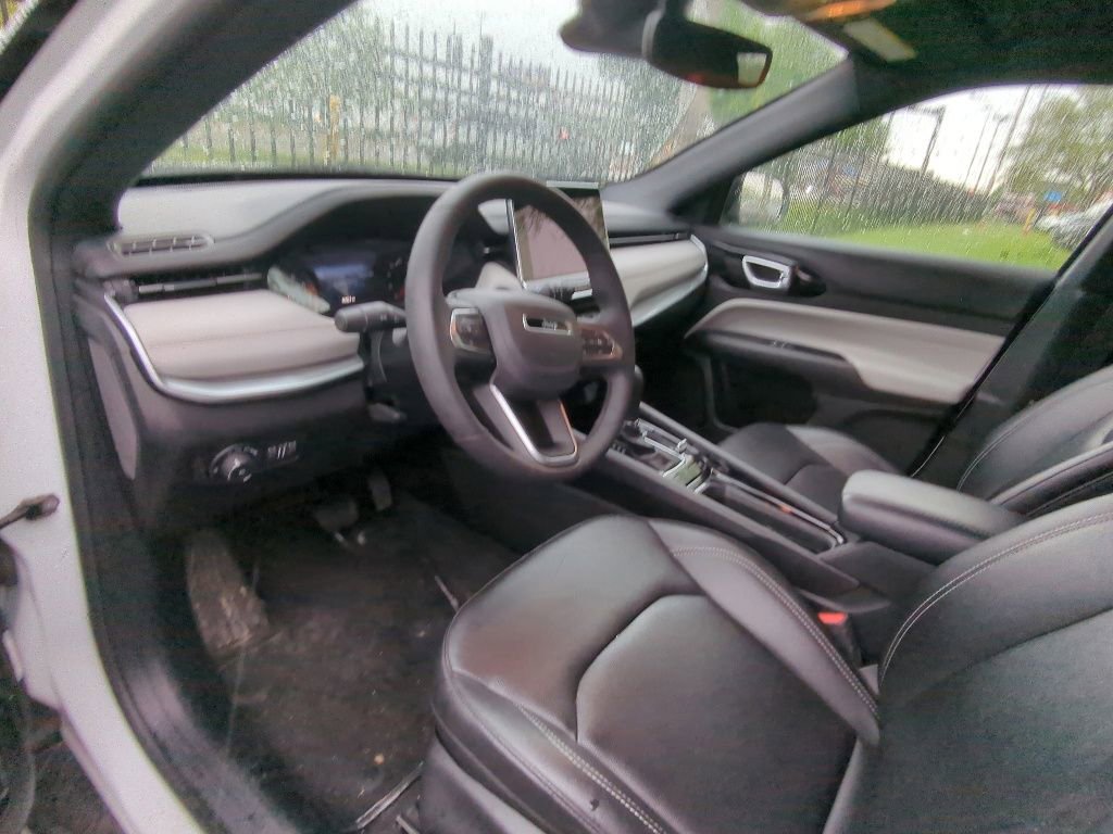 Used 2025 Jeep Compass Limited AWD/4WD image 7