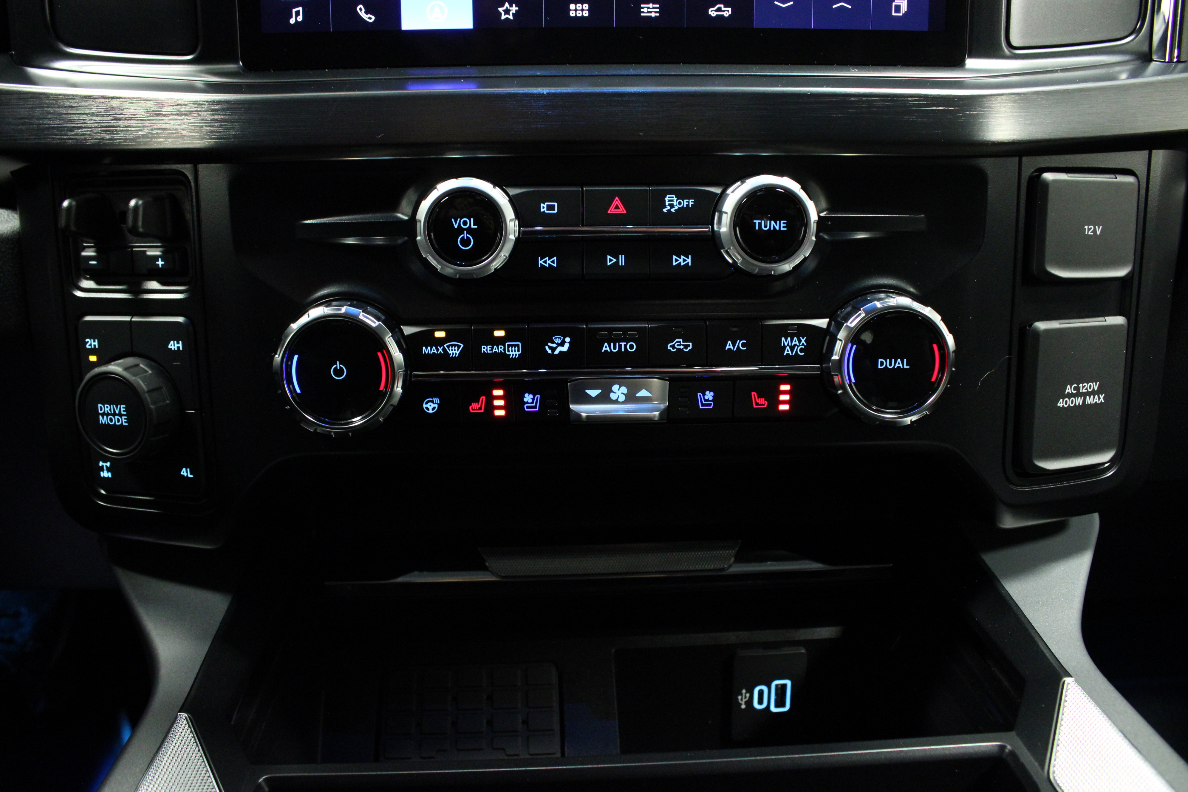 Used 2025 Ford F250 Lariat image 27