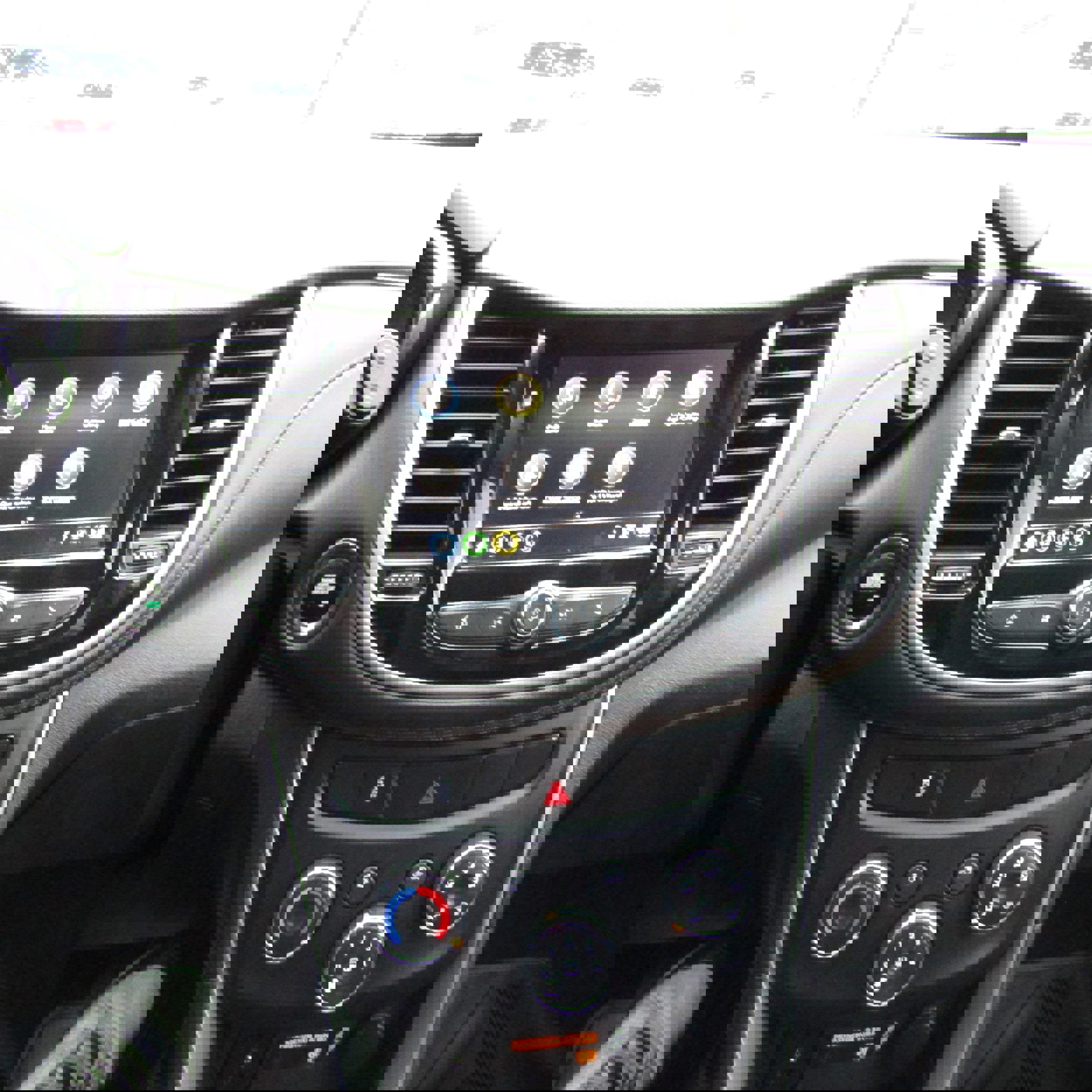 Used 2018 Chevrolet Trax LT w/ Driver Confidence Package AWD/4WD image 19