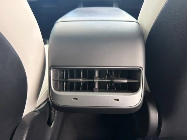 Used 2021 Tesla Model Y Long Range AWD/4WD image 17