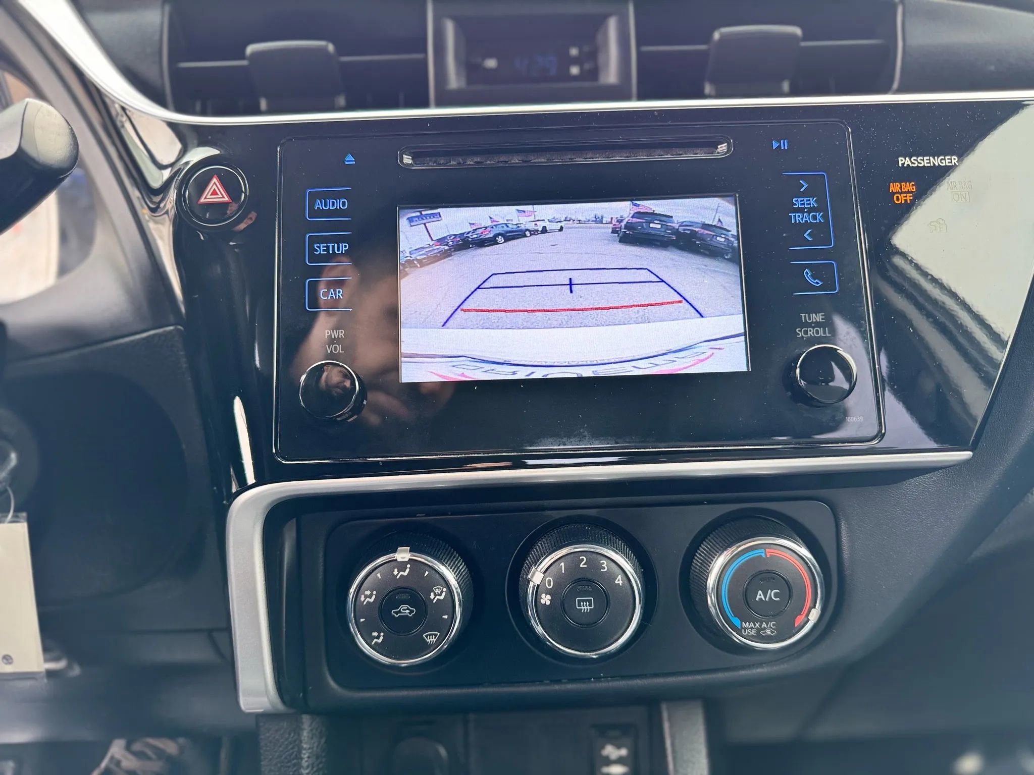 Used 2017 Toyota Corolla L FWD image 33