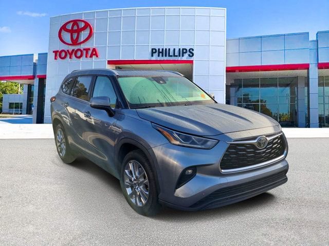 Used 2022 Toyota Highlander Limited