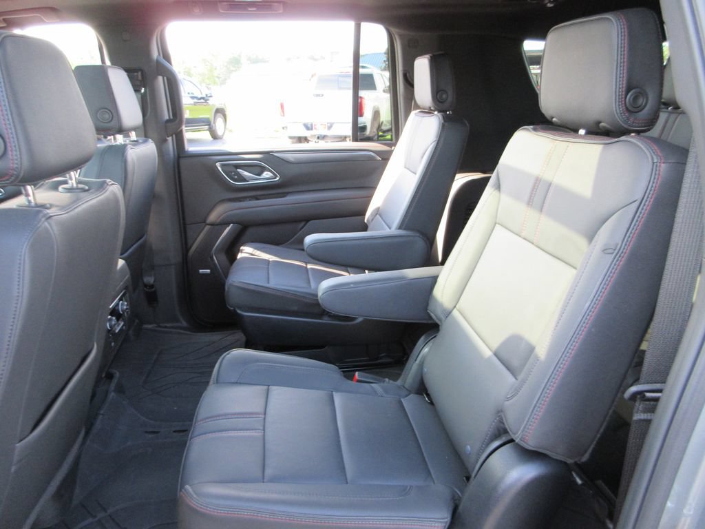 Certified 2024 Chevrolet Suburban RST w/ Luxury Package AWD/4WD image 23