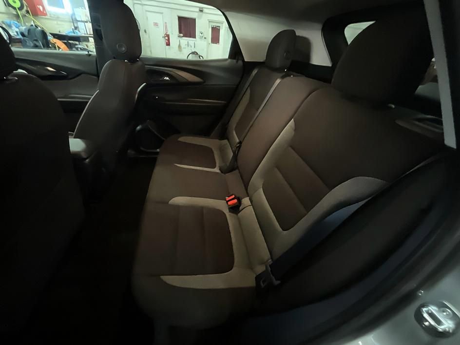 Used 2023 Chevrolet TrailBlazer LT image 39