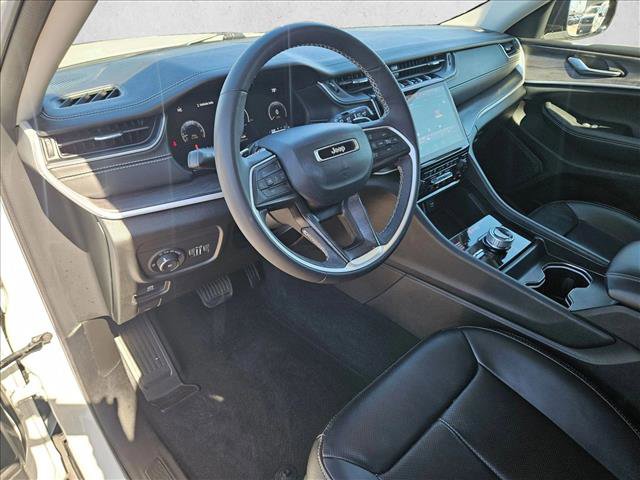 Used 2023 Jeep Grand Cherokee L Limited w/ Luxury Tech Group II AWD/4WD image 11