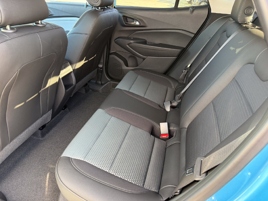 New 2026 Chevrolet Trax LT w/ LT Convenience Package FWD image 10