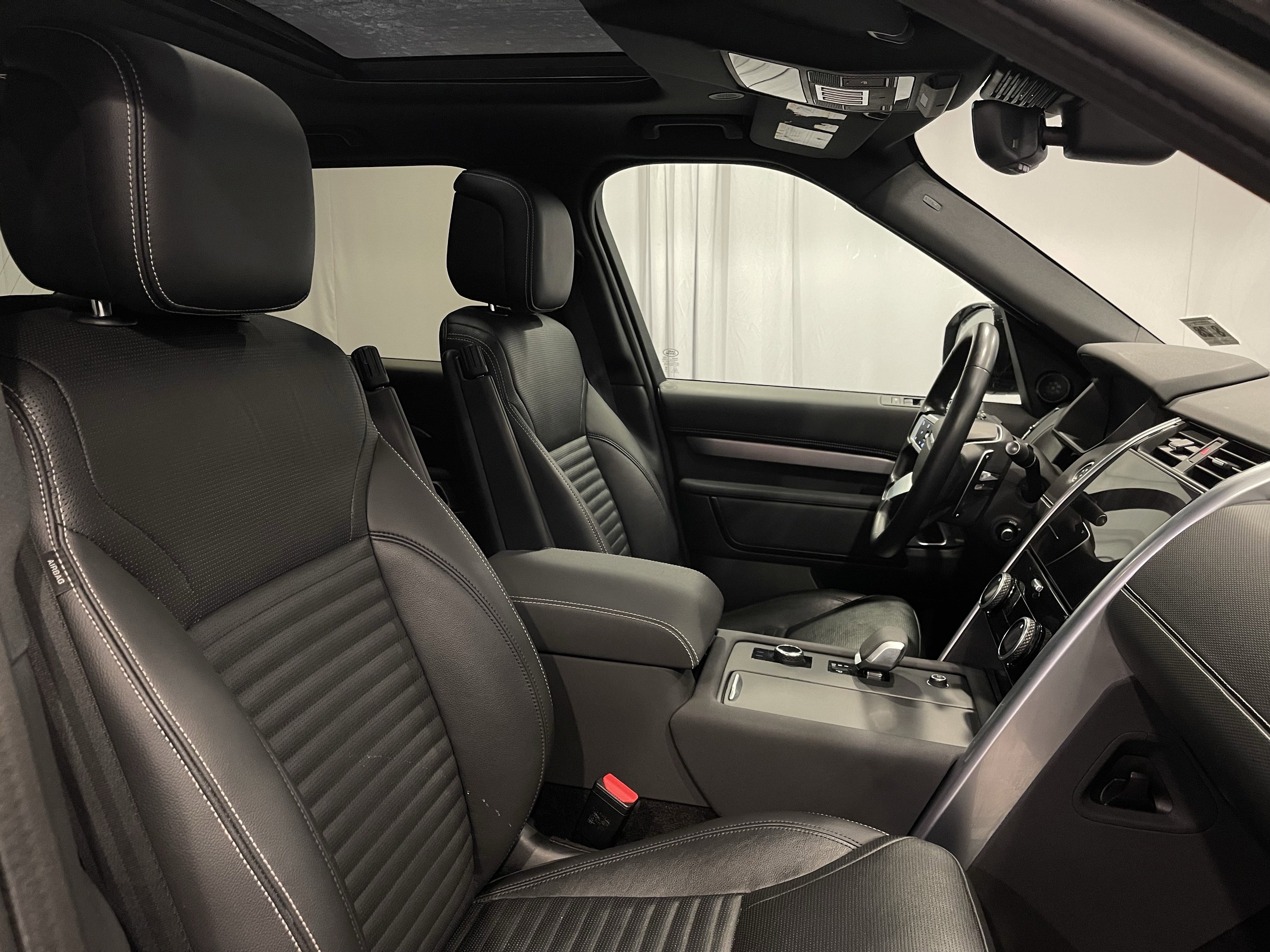 Used 2023 Land Rover Discovery S R-Dynamic image 15