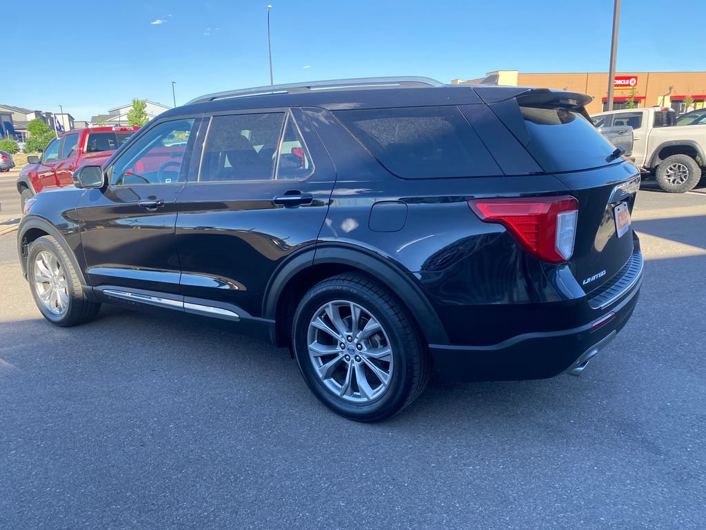 Used 2021 Ford Explorer Limited w/ Equipment Group 301A RWD image 3