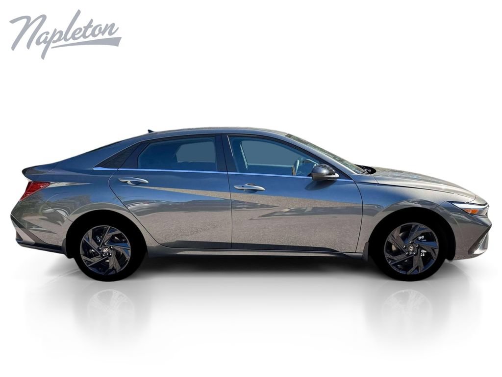 New 2026 Hyundai Elantra SEL Sport Premium FWD image 11